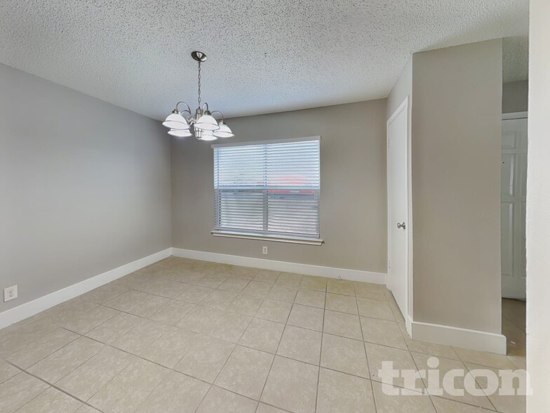 Building Photo - 8338 Morning Grove