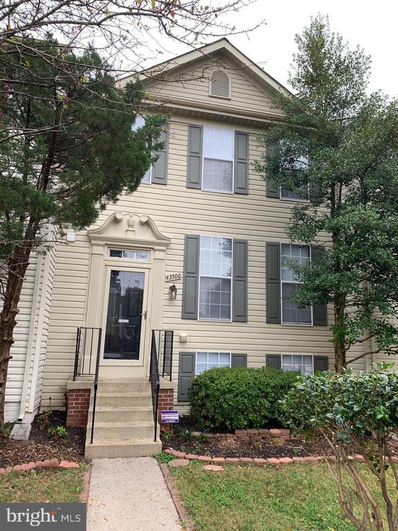 Building Photo - 43506 Postrail Square