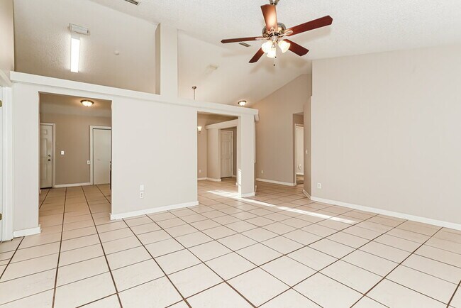 Building Photo - 1983 Apopka Dr