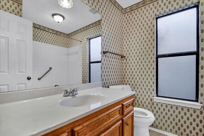 Building Photo - 1101 Cresswell Dr