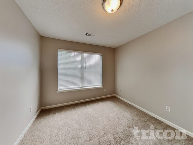 Building Photo - 211 Beckenham Ln