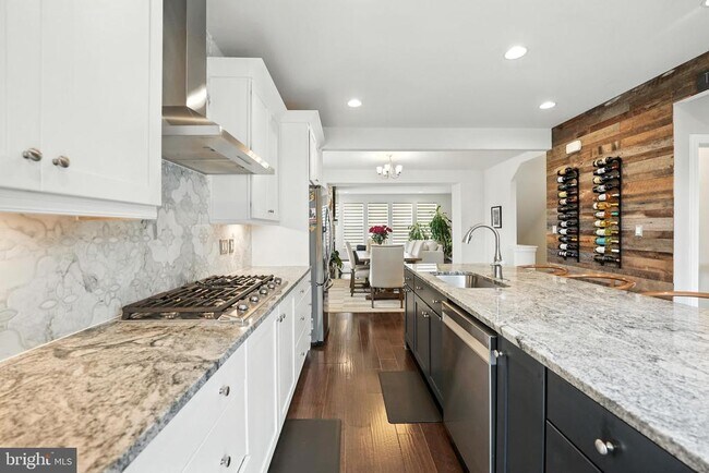 Building Photo - 610 Watermans Dr