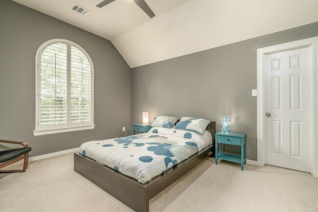 Building Photo - 5907 Ballina Canyon Ln
