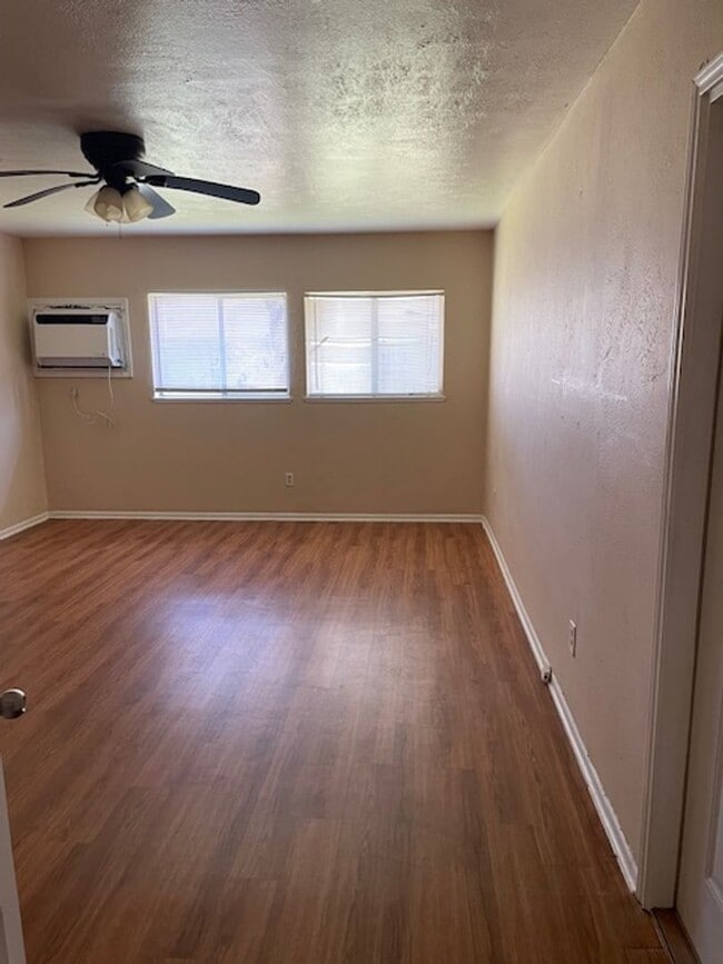 Building Photo - Bay Area- Large 3/2- huge master bedroom.