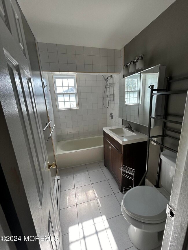 Building Photo - 12 Manchester Ct