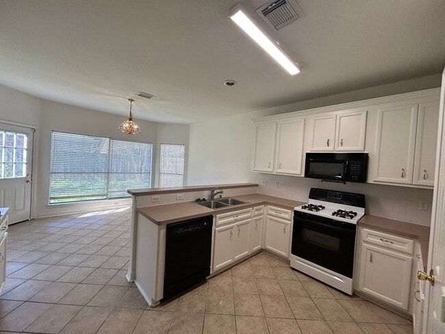 Building Photo - 1419 Miller Ave