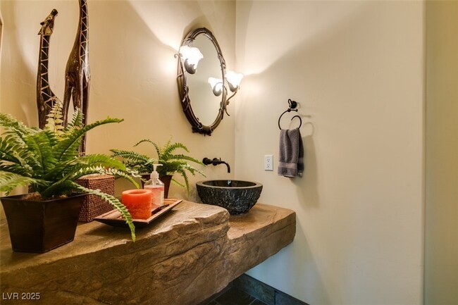 Building Photo - 549 Regents Gate Dr