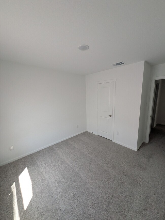 Building Photo - 15111 Mudstone Pl
