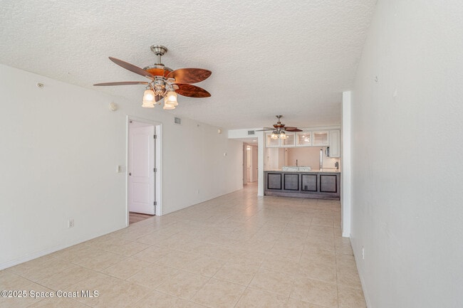 Building Photo - 1575 N Hwy A1A