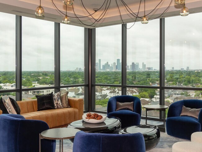 Building Photo - 510 W 20th St