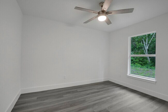 Building Photo - 8003 Hibiscus Rd