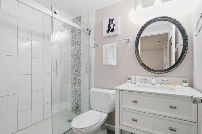 Building Photo - 7417 Shadowlake Dr