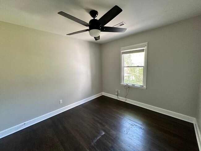 Building Photo - 3011 Amity Garden Ct