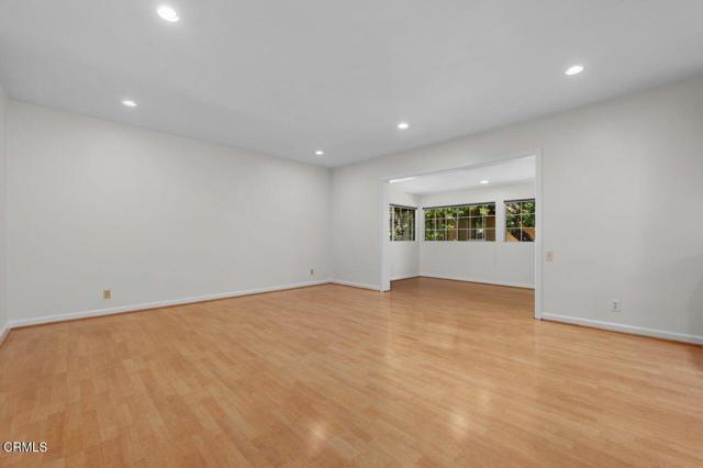 Building Photo - 385 Cliff Dr
