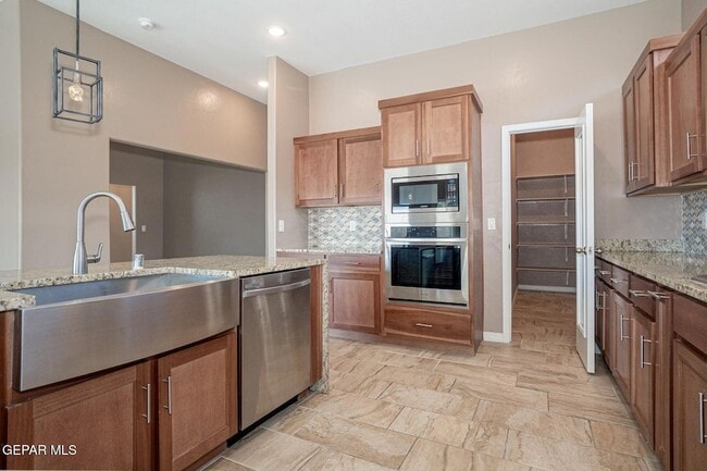 Building Photo - 2241 Tierra Delmonte Dr