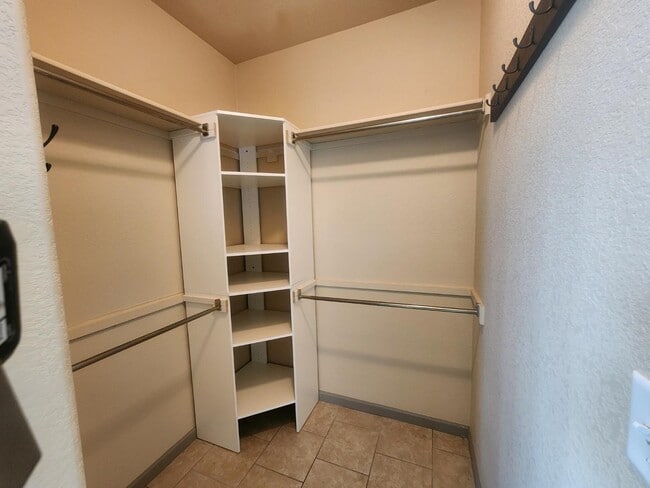 Building Photo - 3170 Glendam Drive