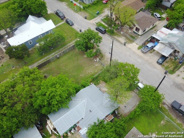 Building Photo - 622 Muncey-