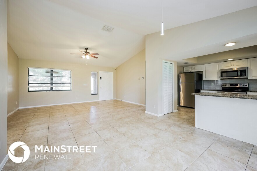 Building Photo - 108 Airview Ave