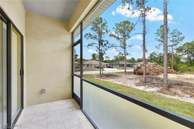 Building Photo - 1715 W 12th St