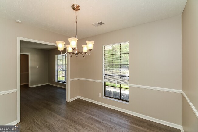 Building Photo - 821 Duke Ct
