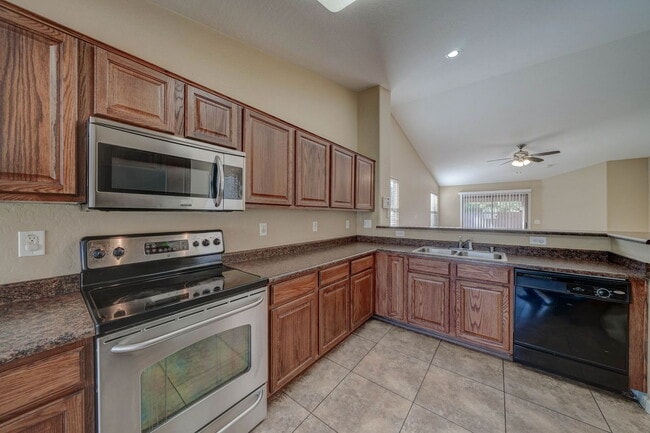 Building Photo - 7252 S 46th Ln