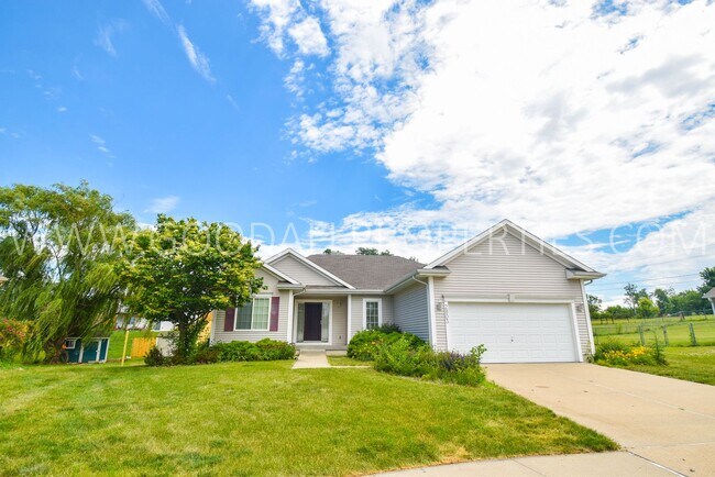 Primary Photo - 3 bedroom 2 bath Single Family Home