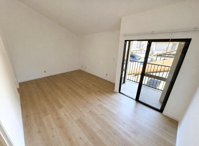 Building Photo - 1662 Parkside Dr