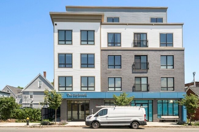 Building Photo - 214 Market St