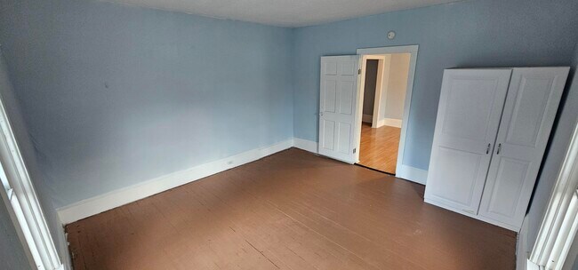 Bedroom - 38 River St