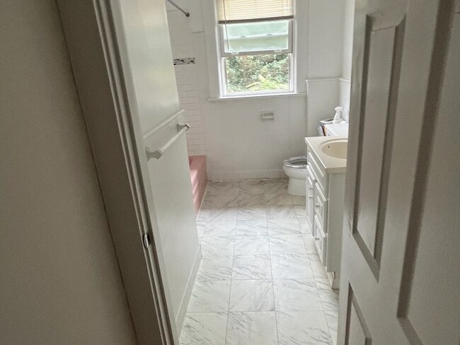 Building Photo - 743 Gramatan Ave