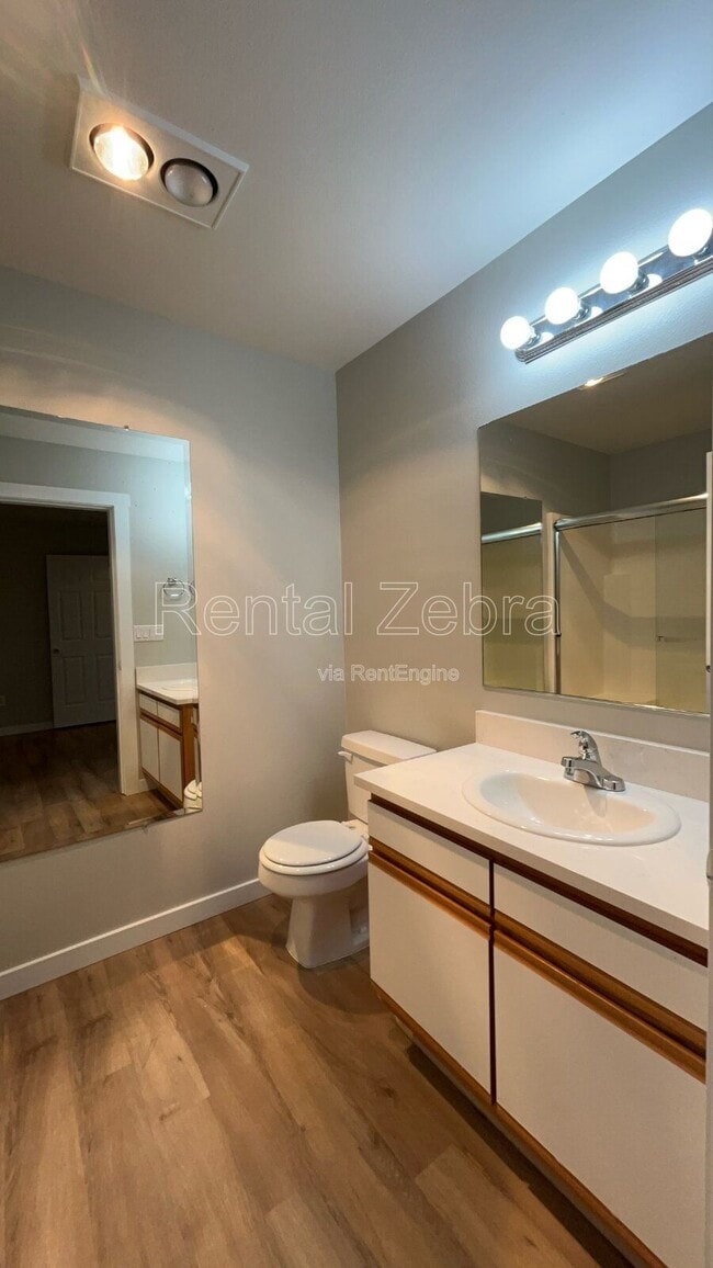 Building Photo - 1945 SW Canyon Dr