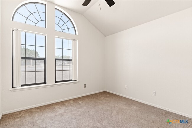 Building Photo - 392 County Rd 4711