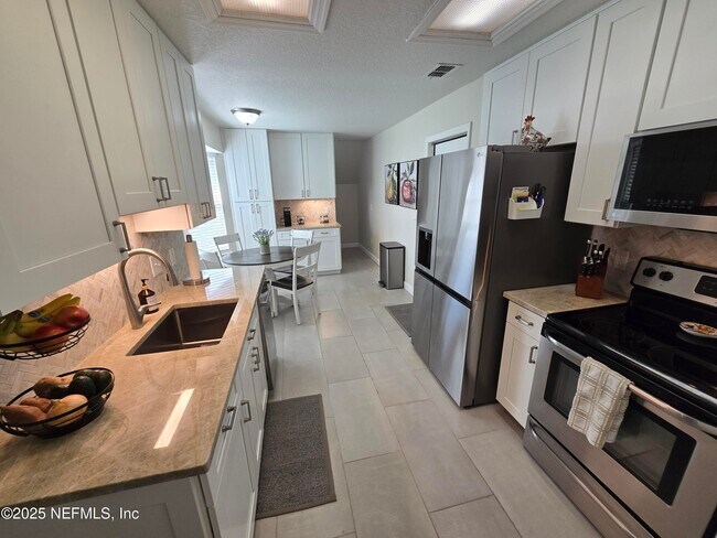 Building Photo - 7769 Andes Dr