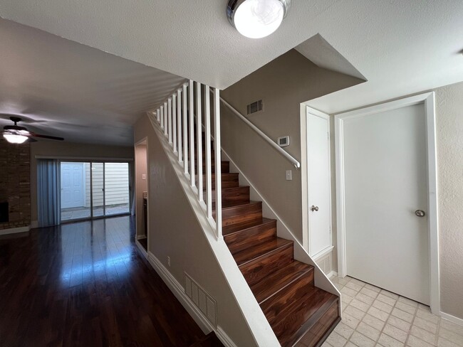 Building Photo - Grapevine Texas Condo for rent