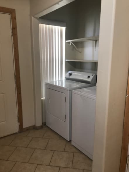 Building Photo - 2020 E Ambush St