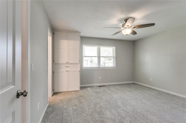 Building Photo - 1022 Garden Grove