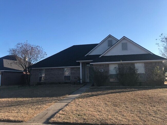 Building Photo - Close to Barksdale Air Force Base with POO...