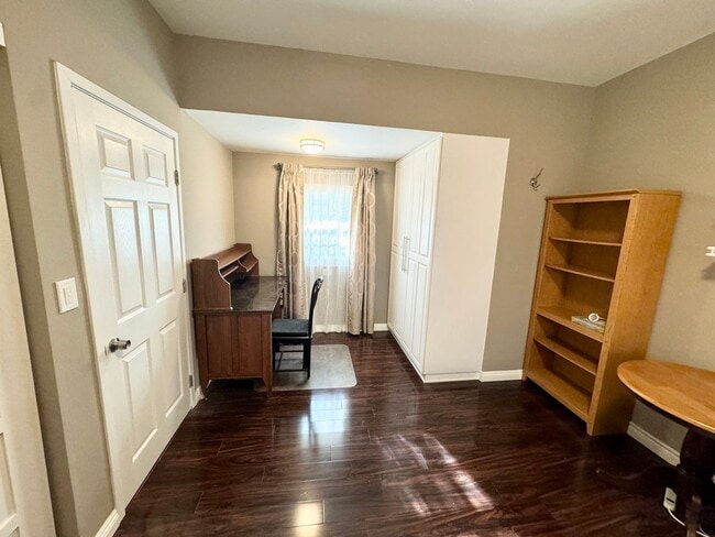 Building Photo - ***Updated 1 bed 1 bath ADU with washer/dryer***