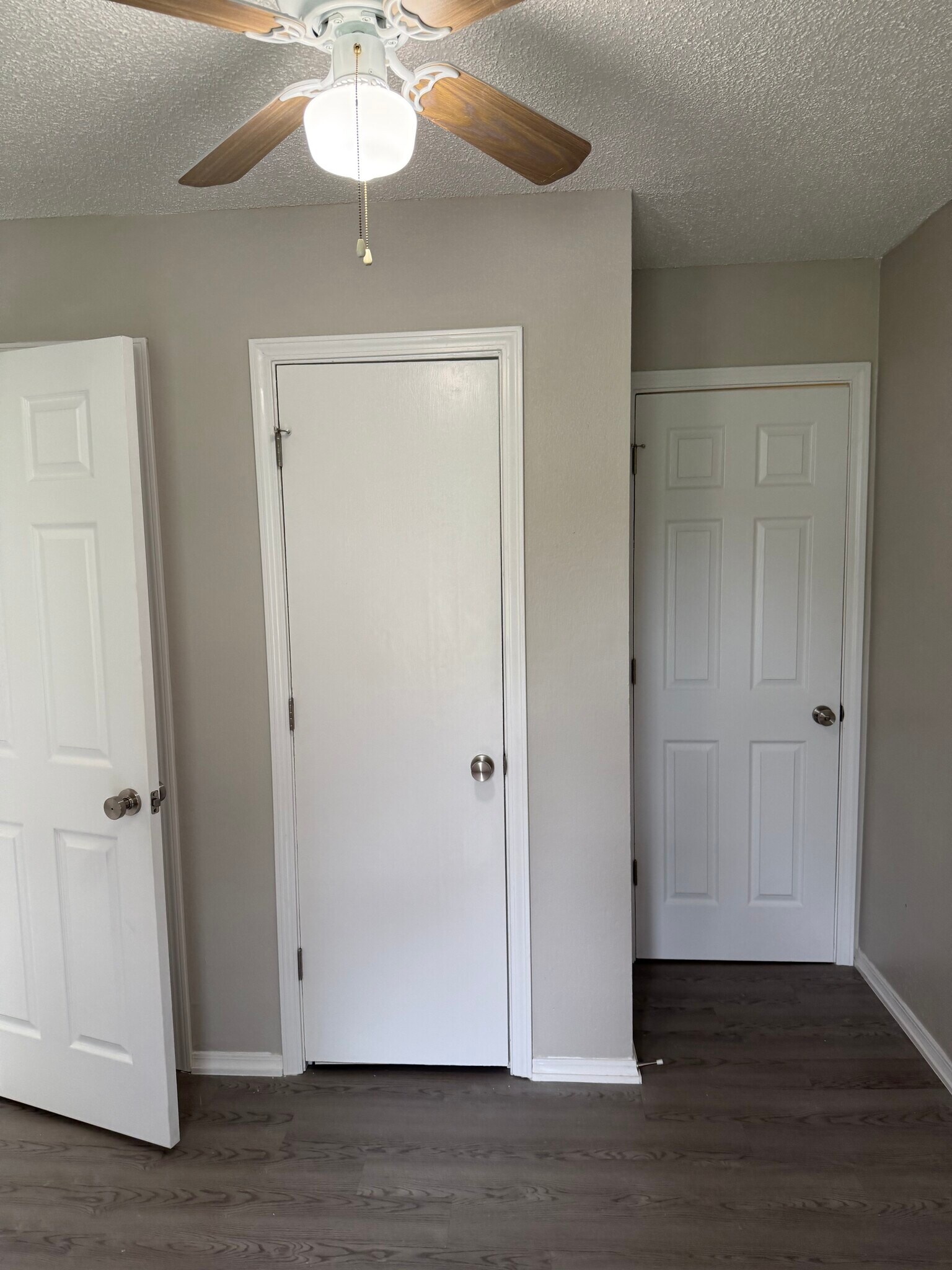 In the front bedroom. - 1621 Chestnut St