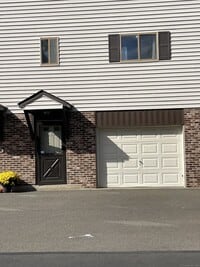 Building Photo - 140 Thompson St