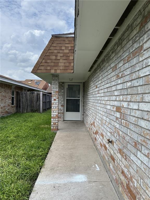 Building Photo - 700 W Iris Ave