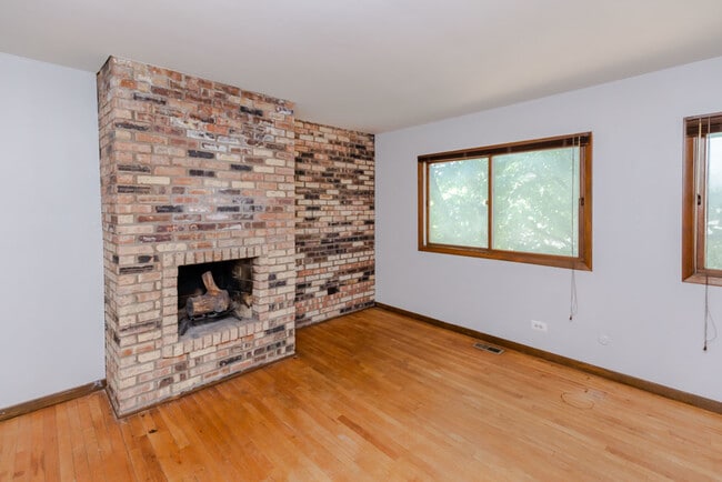 Building Photo - 1255 W Belden Ave