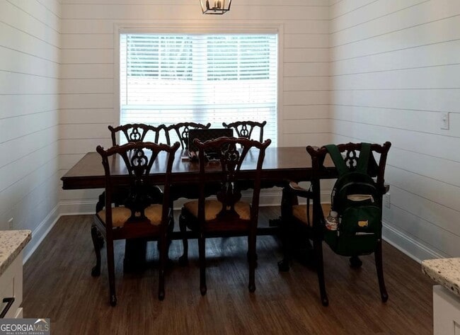 Building Photo - 409 N Main St