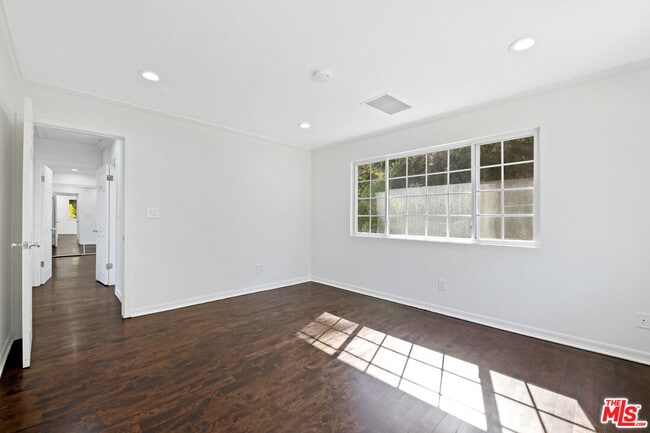 Building Photo - 2461 Jupiter Dr