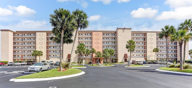 Building Photo - 3350 S Fletcher Ave