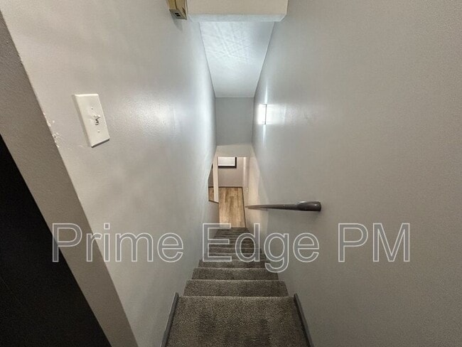 Building Photo - 1741 Ridgehaven Ct