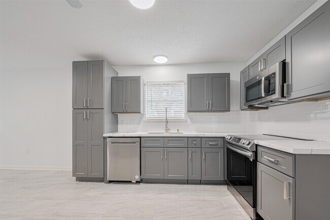 Building Photo - 5303 Lookout Mountain Dr