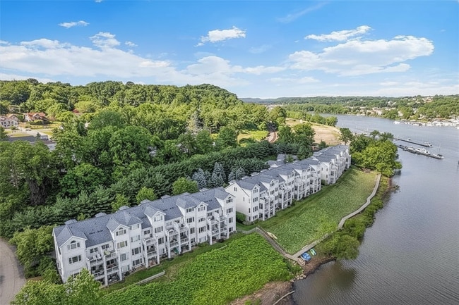 Building Photo - 117 St Charles Ct