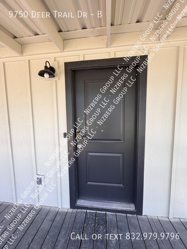 Building Photo - 9750 Deer Trail Dr
