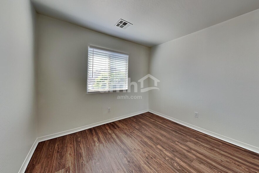 Building Photo - 17403 W Langer Ln